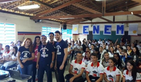 UPE Caruaru visita escolas no município de Bezerros para divulgação da SUPER 2017