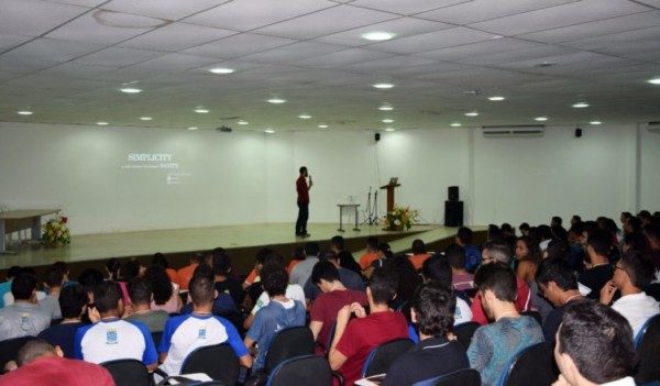 Prof. Wylliams Santos, da UPE Caruaru, realizou a palestra de abertura no IX Simpósio de Sistemas de Informação (SINFO)Prof. Wylliams Santos, da UPE Caruaru, realizou a palestra de abertura no IX Simpósio de Sistemas de Informação (SINFO)